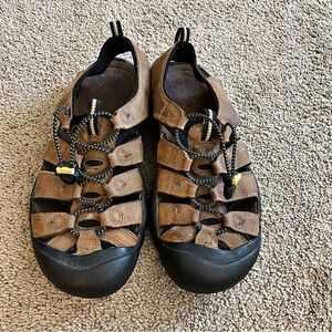 Keen Men’s Washable Upper Leather Sandals See Description!